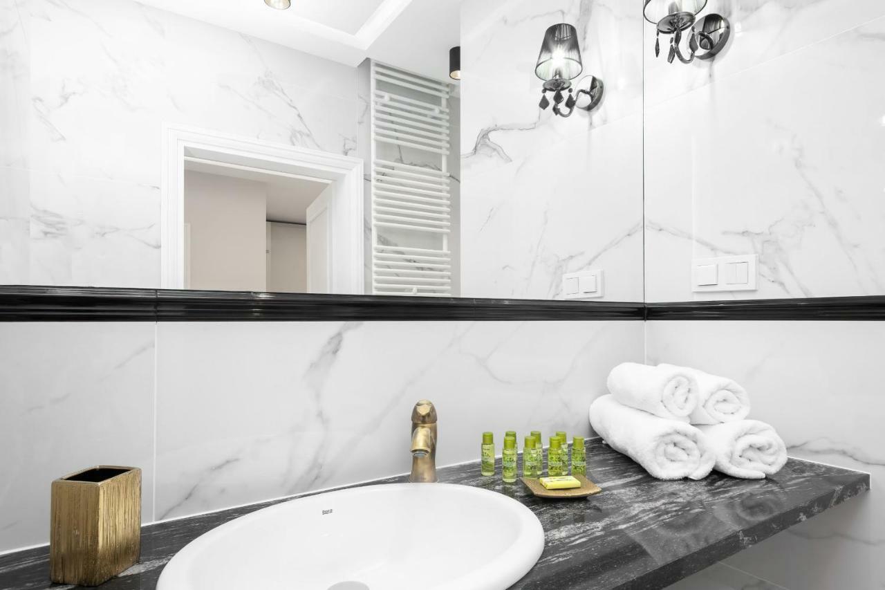Apartments Aura Sky By Noclegi Renters วอร์ซอ ภายนอก รูปภาพ