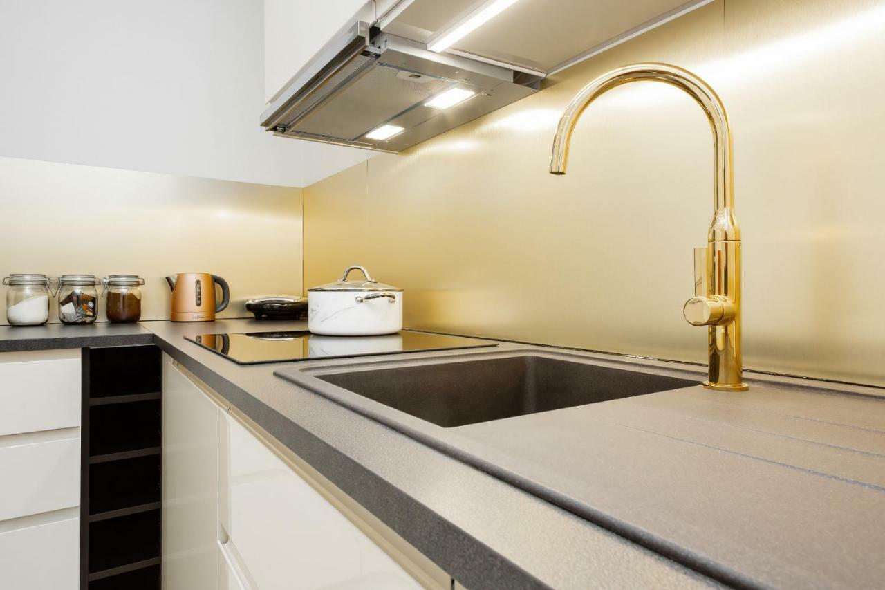 Apartments Aura Sky By Noclegi Renters วอร์ซอ ภายนอก รูปภาพ