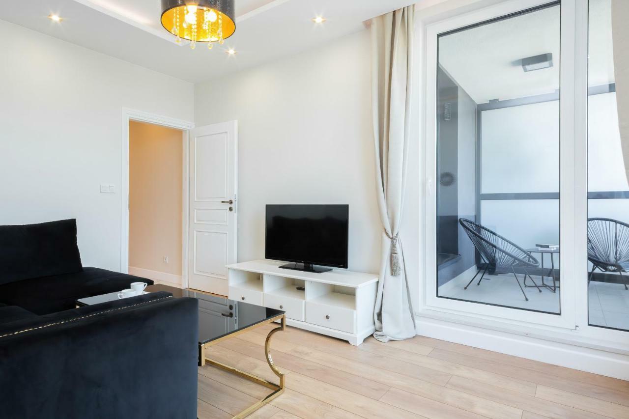Apartments Aura Sky By Noclegi Renters วอร์ซอ ภายนอก รูปภาพ