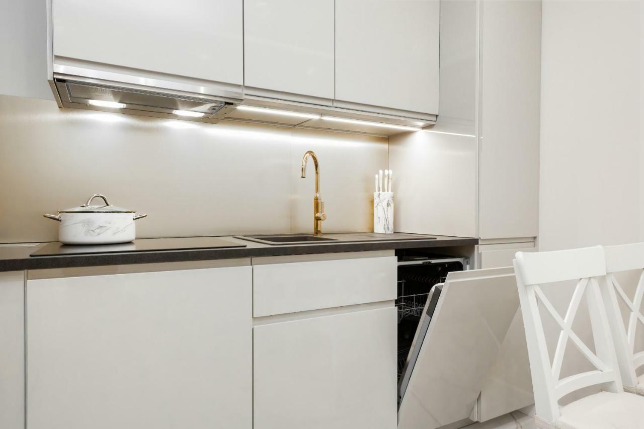 Apartments Aura Sky By Noclegi Renters วอร์ซอ ภายนอก รูปภาพ