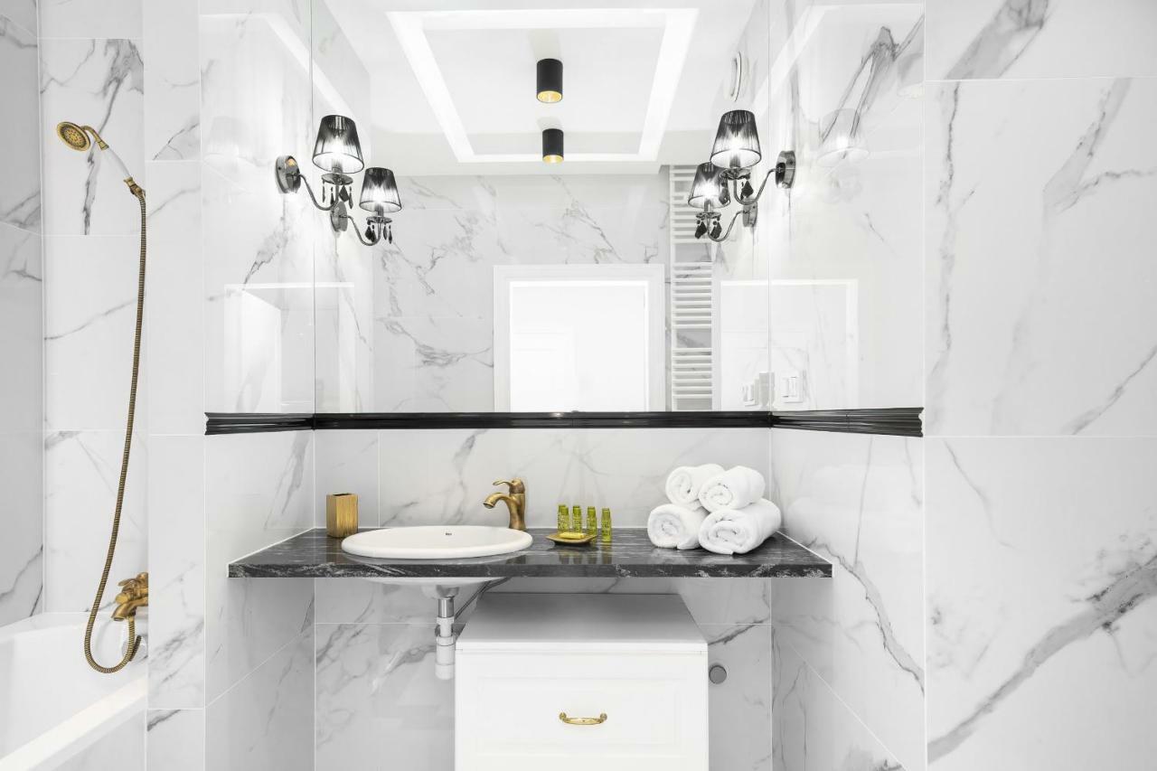 Apartments Aura Sky By Noclegi Renters วอร์ซอ ภายนอก รูปภาพ