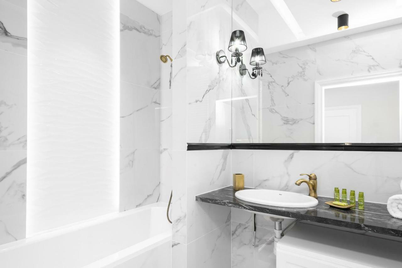 Apartments Aura Sky By Noclegi Renters วอร์ซอ ภายนอก รูปภาพ