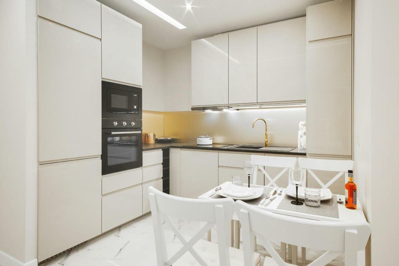 Apartments Aura Sky By Noclegi Renters วอร์ซอ ภายนอก รูปภาพ